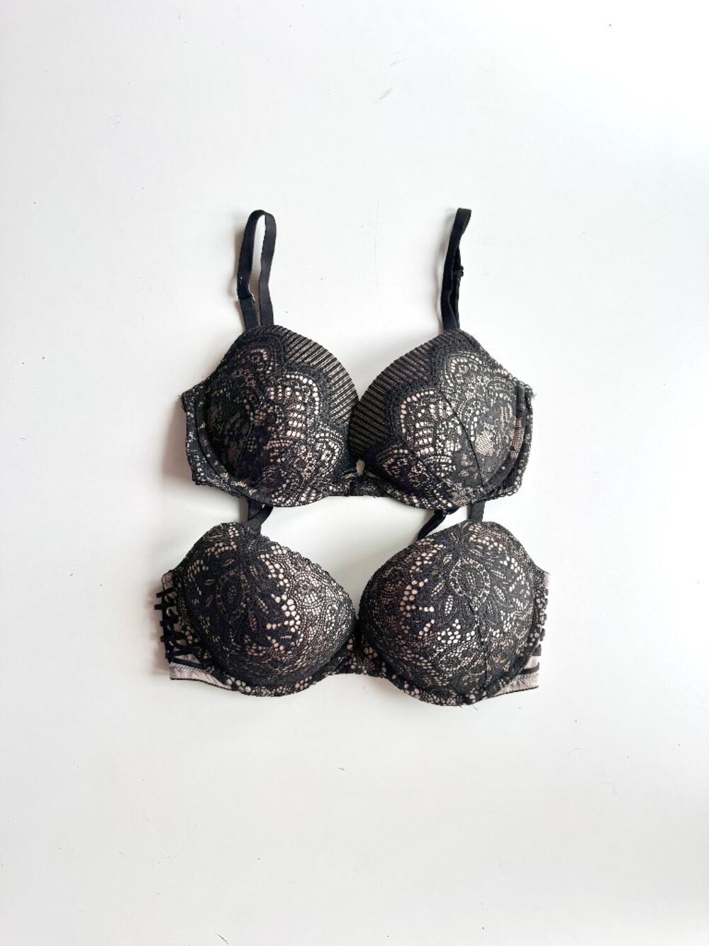 Lot of 2 VICTORIA'S SECRET Dream Angels Very Sexy Lace Push-Up Bras, Size 32DD
